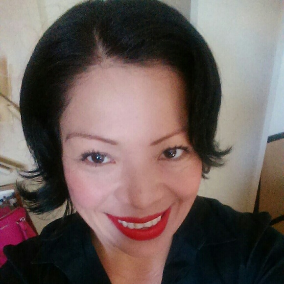 Meet your Posher, Sandra - Picture 1 of 1